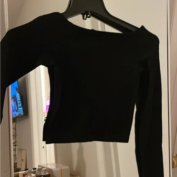 Black Ribbed Top - Picture 4 of 4